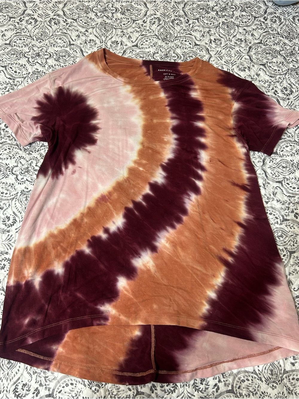 American Eagle Outfitters Tie-Dye Short Sleeve Tee in Burgundy, Rust & Pink